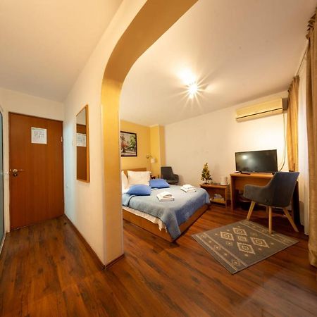 La Casa Nord Hotel Bukares Bagian luar foto