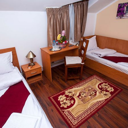 La Casa Nord Hotel Bukares Bagian luar foto