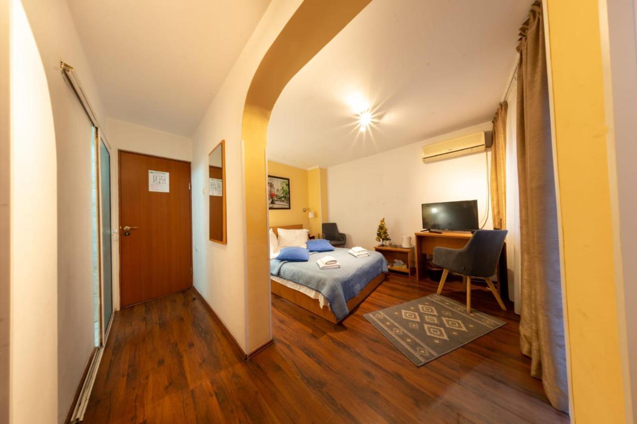 La Casa Nord Hotel Bukares Bagian luar foto