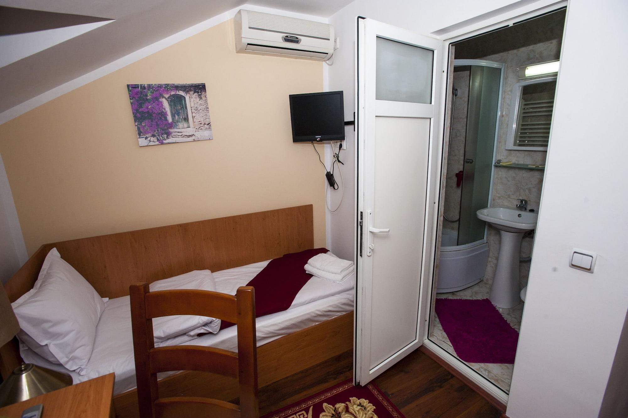 La Casa Nord Hotel Bukares Bagian luar foto