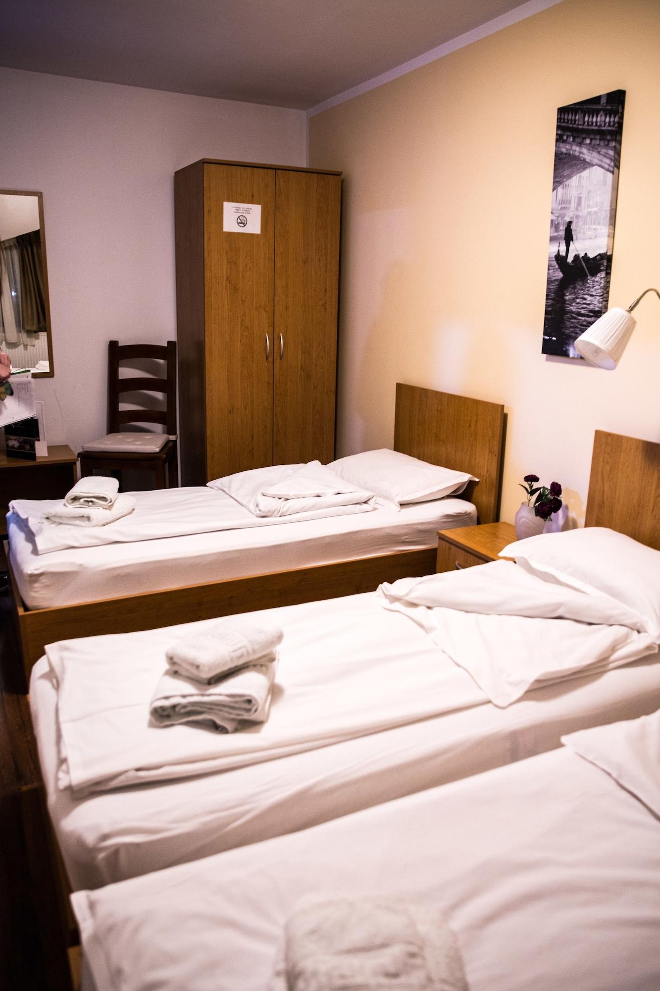 La Casa Nord Hotel Bukares Bagian luar foto