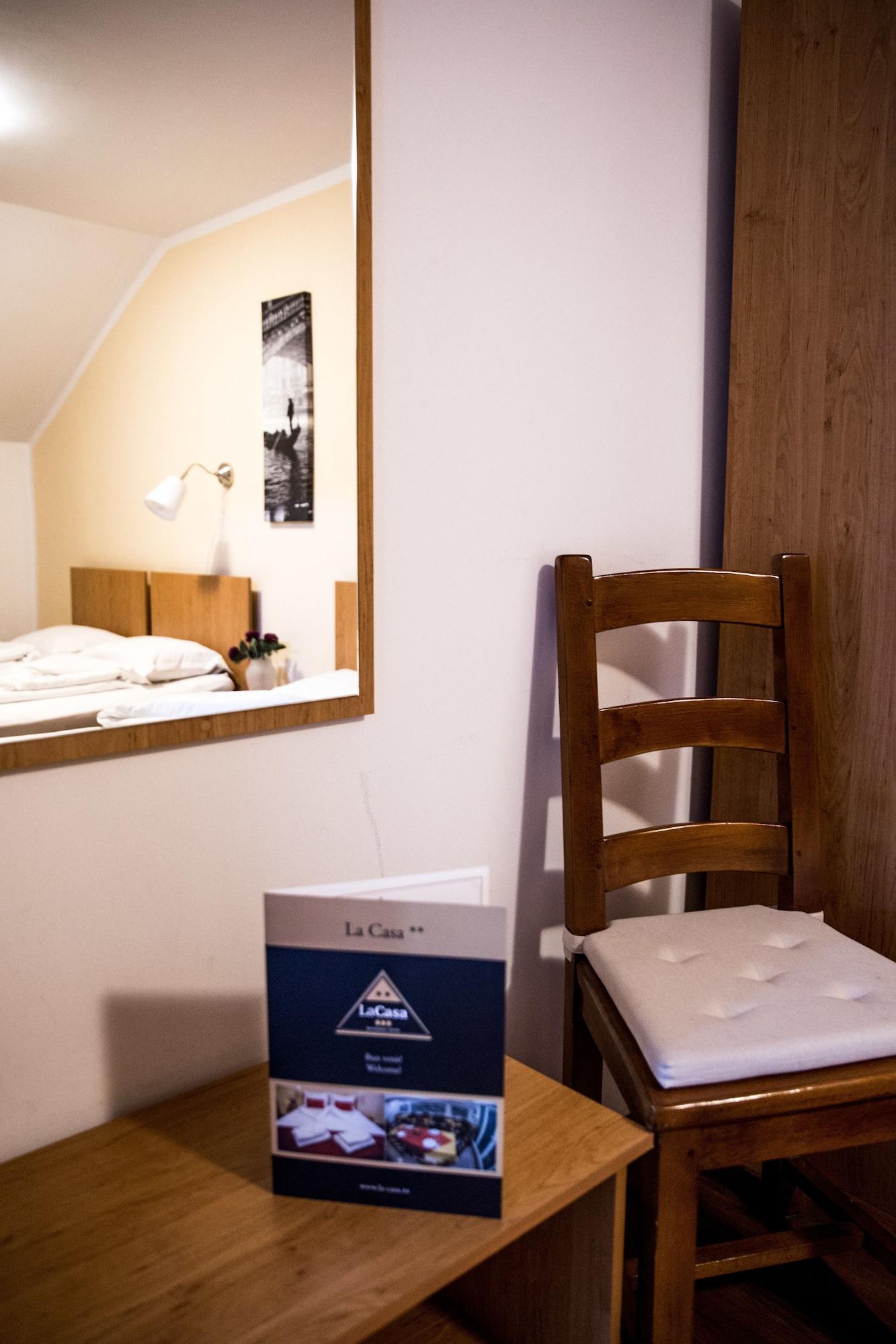 La Casa Nord Hotel Bukares Bagian luar foto