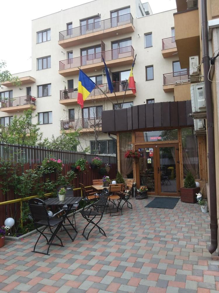 La Casa Nord Hotel Bukares Bagian luar foto
