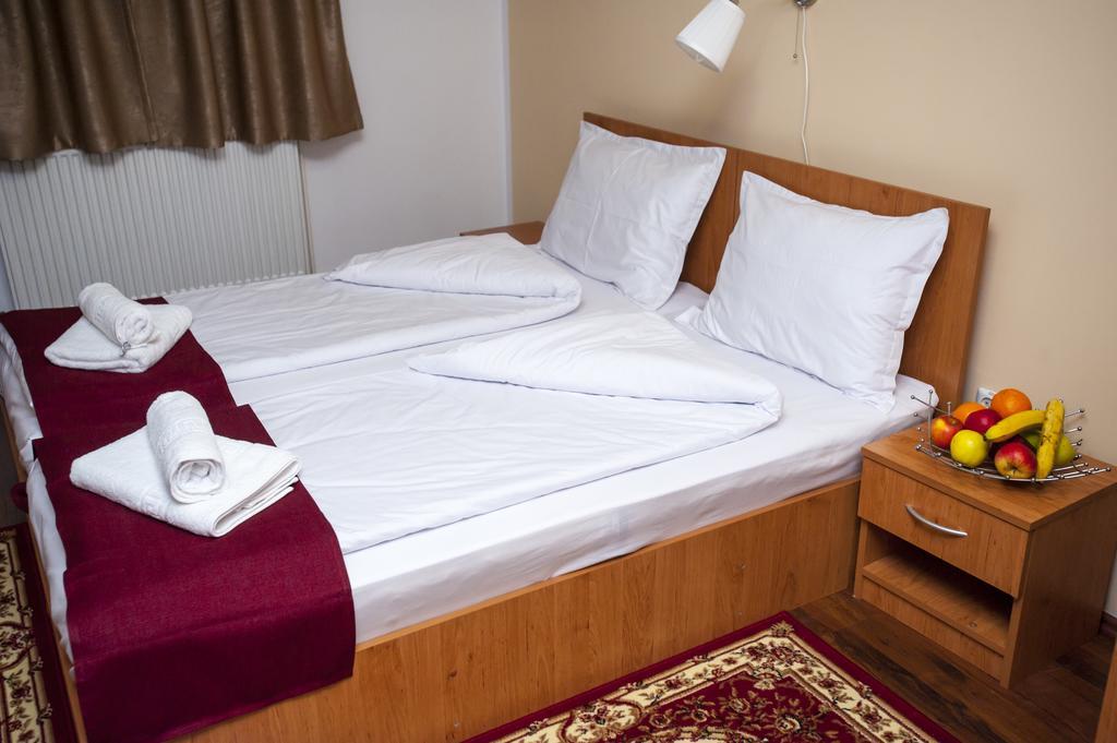La Casa Nord Hotel Bukares Bagian luar foto