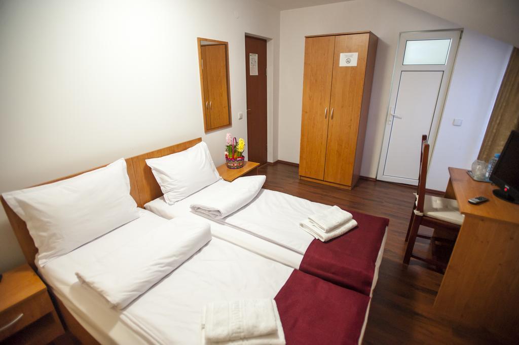 La Casa Nord Hotel Bukares Bagian luar foto