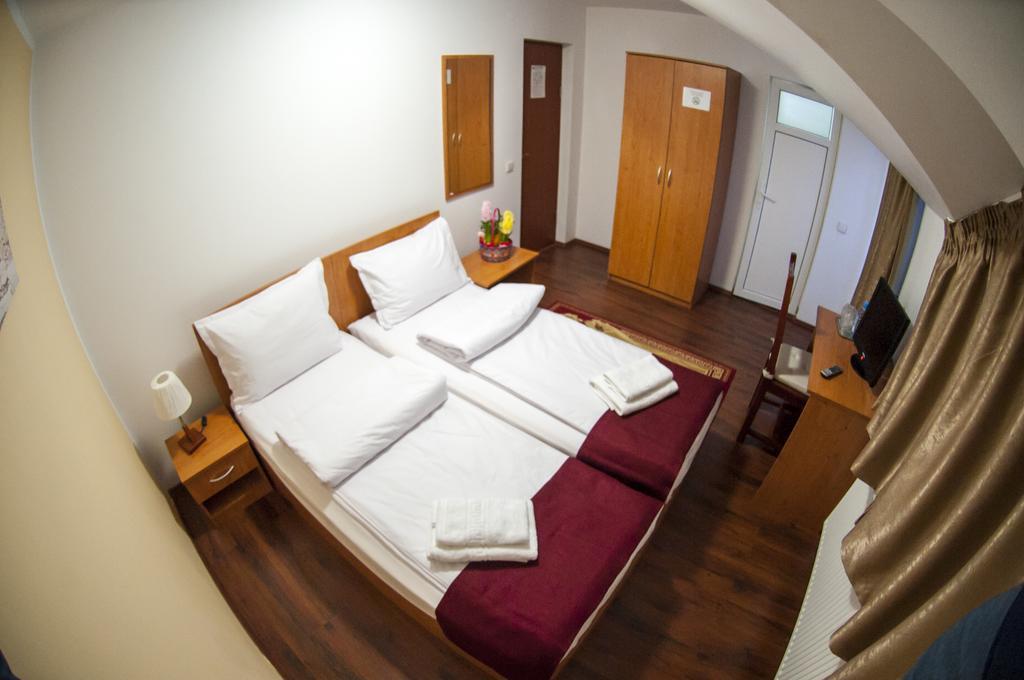 La Casa Nord Hotel Bukares Bagian luar foto
