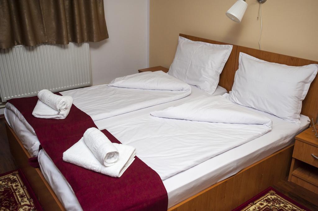 La Casa Nord Hotel Bukares Bagian luar foto