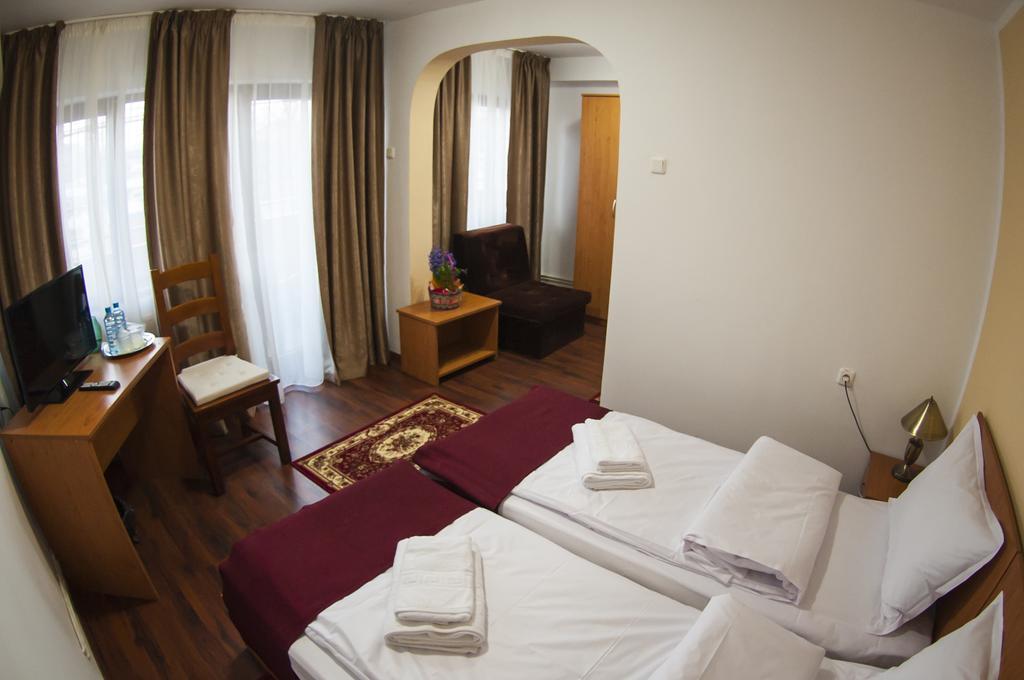 La Casa Nord Hotel Bukares Bagian luar foto