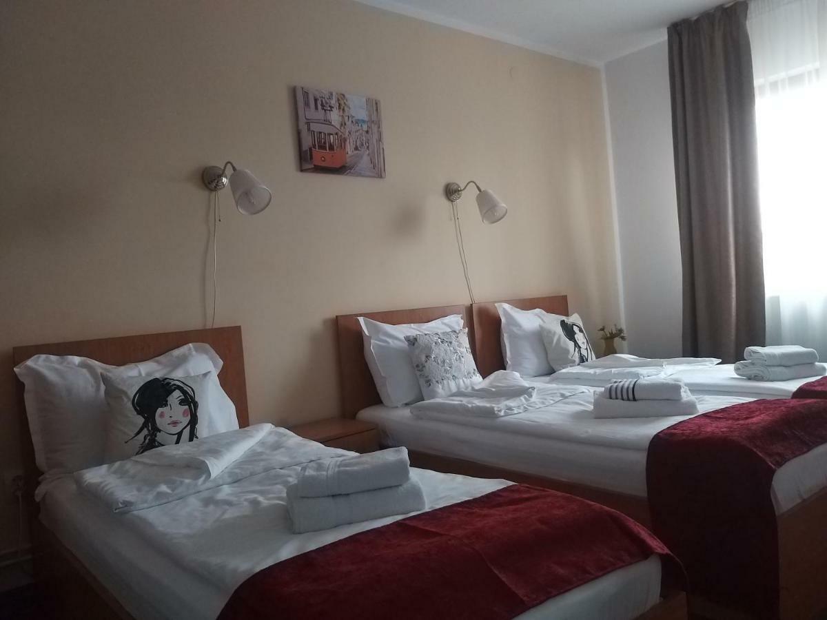 La Casa Nord Hotel Bukares Bagian luar foto