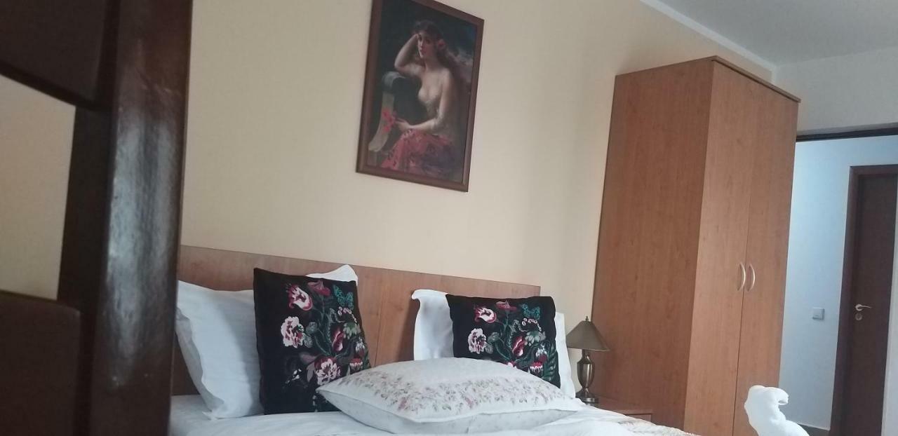 La Casa Nord Hotel Bukares Bagian luar foto