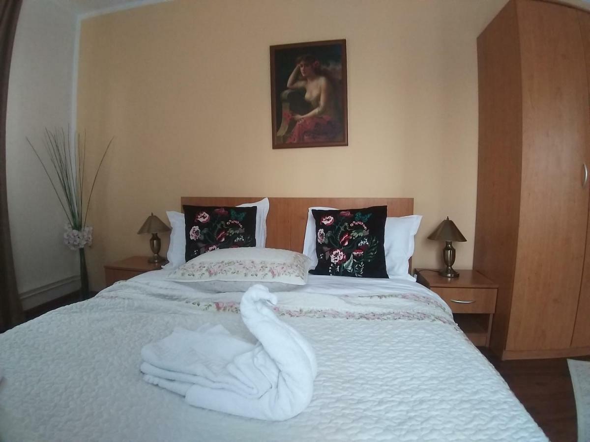 La Casa Nord Hotel Bukares Bagian luar foto